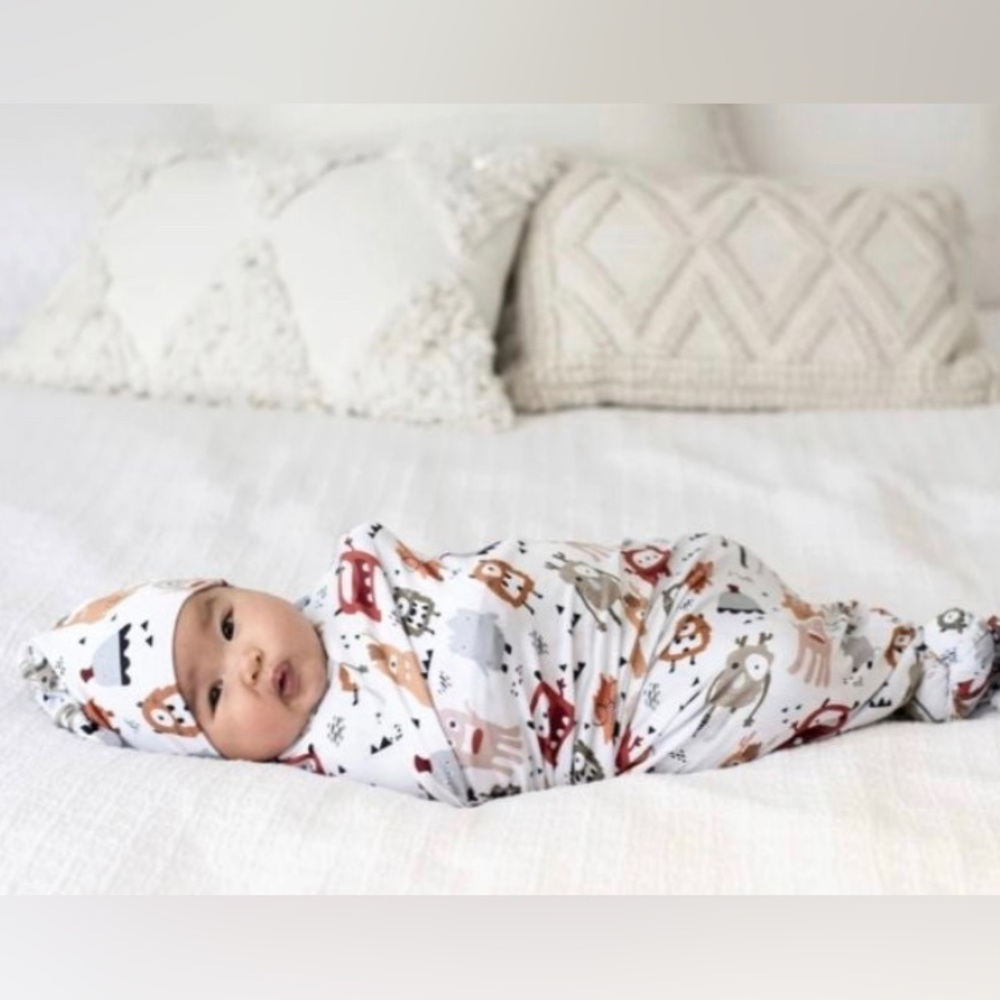🍂NIB LBB Swaddle Set🍂